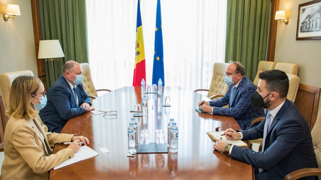 Premierul interimar, Aureliu Ciocoi, a avut o întrevedere cu ambasadorul României, Daniel Ioniță

