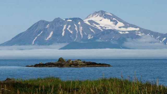Vulcanul Great Sitkin din Alaska a erupt; aviația a fost alertată (USGS)