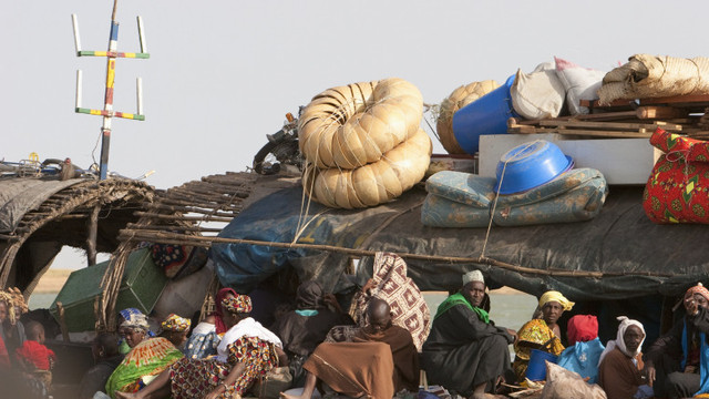 Peste 150 de oameni sunt dați dispăruți și probabil s-au înecat, după ce un vas supraîncărcat s-a scufundat în Nigeria