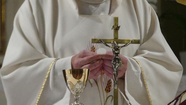 ​Vaticanul înscrie în mod explicit pedocriminalitatea în legea Bisericii
