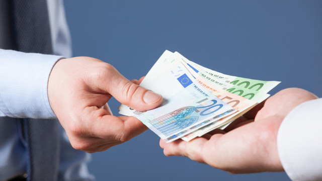 120 de germani vor primi 1.200 de euro pe lună, fără să muncească. Scopul experimentului „bani gratis”