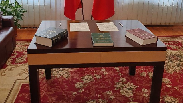 Institutul Diplomatic Român a făcut o donație de carte pentru Institutul Diplomatic al MAEIE
