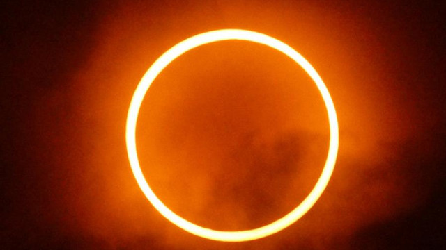 În următoarele ore se va produce în emisfera nordică o eclipsă parțială de soare, cunoscută sub numele de eclipsă inelară