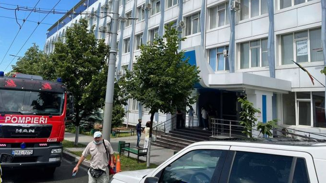 Alertă cu bombă la Judecătoria Chișinău, sediul Buiucani
