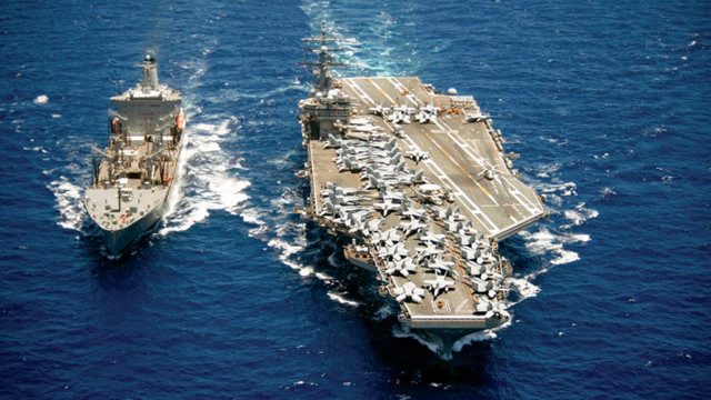 Marina americană a interceptat în Golful Oman o navă care venea din Iran