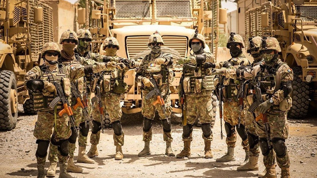 România trimite 45 de militari în Africa sub egida unei misiuni europene conduse de Franța