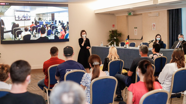 Maia Sandu, aflată în vizită oficială la Roma a avut o întâlnire cu reprezentanți ai diasporei moldovenești

