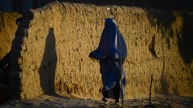 Afganistan | Talibanii îi cheamă pe locuitorii orașelor să se predea spre a se evita luptele urbane