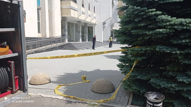Alertă cu bombă la Judecătoria Chișinău, sediile Buiucani și Centru 