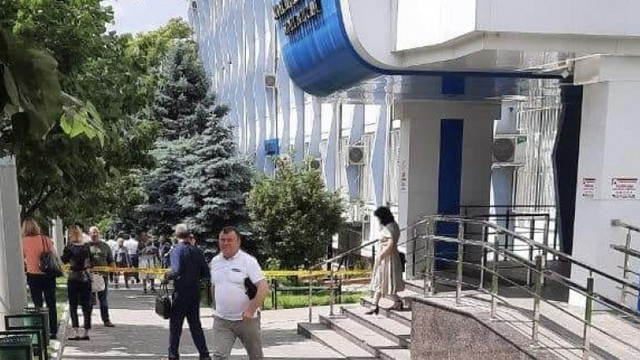 Alertă cu bombă la Judecătoria Chișinău. Obiecte explozive nu au fost găsite