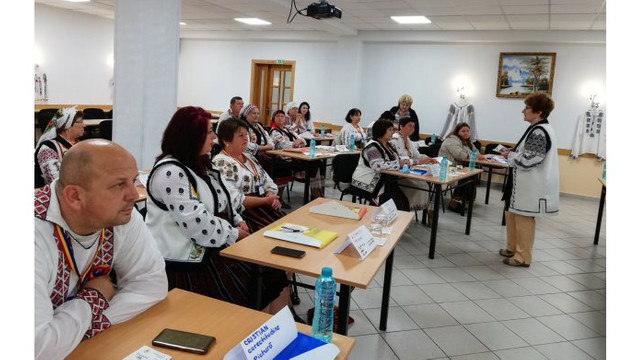 Meșteri populari din sudul R.Moldova și România au învățat competențe antreprenoriale în meșteșugărit

