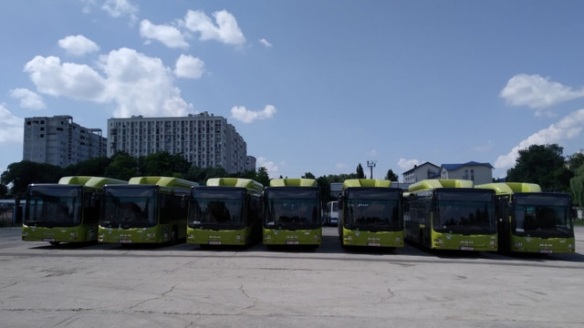 Parcul Urban de Autobuze a recepționat primul lot de 7 autobuze destinate suburbiilor