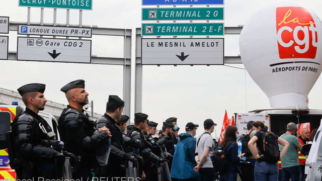 Franța | Aproximativ 200 de manifestanți, prezenți la aeroporturile pariziene Roissy-Charles-de-Gaulle și Orly