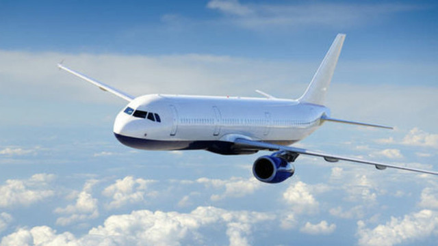Se scumpesc biletele de avion? UE propune taxarea carburanților pentru aviație
