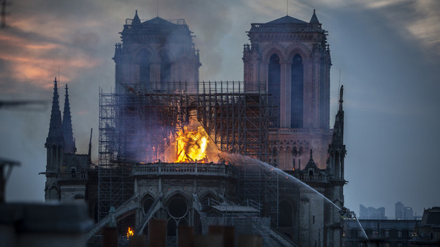 La peste doi ani de la incendiul de la Notre-Dame, poluarea cu plumb este încă peste limite. Primăria Parisului a fost dată în judecată

