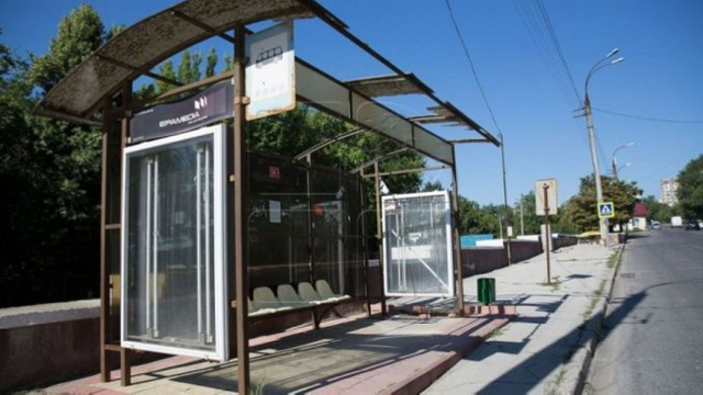 Peste 50 de stații de așteptare din Chișinău vor fi reabilitate