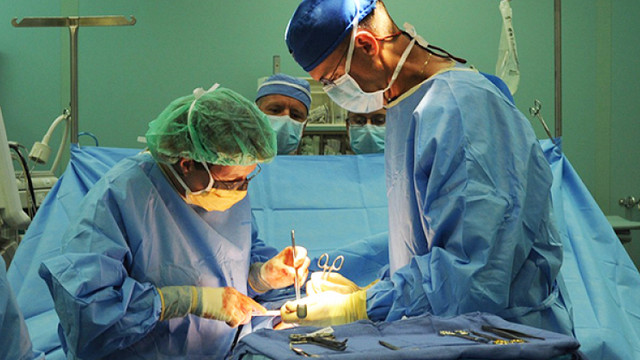 Chirurgii de la SCR au înlăturat o tumoare de 15 kg la un bărbat de 54 de ani