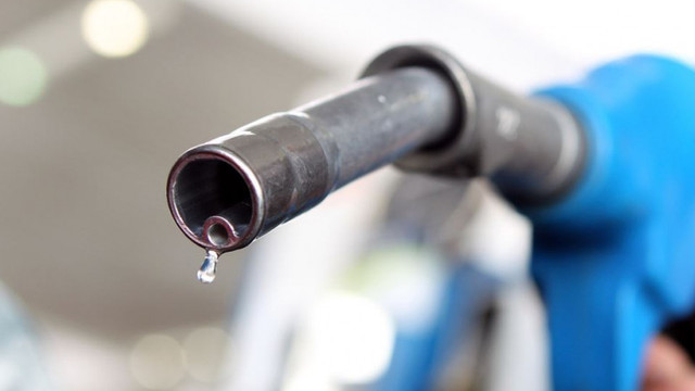 Prețul țițeiului scade cu doi dolari după ce grupul OPEC+ a fost de acord cu majorarea producției