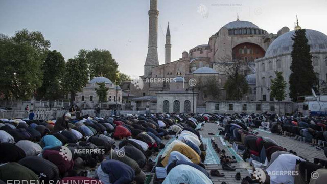 UNESCO a cerut Turciei să prezinte un raport privind starea de conservare a Bazilicii Hagia Sofia