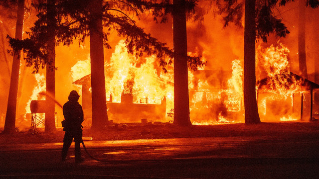 Dixie Fire, cel mai mare incendiu din California în 2021, își generează propria climă care alimentează flăcările