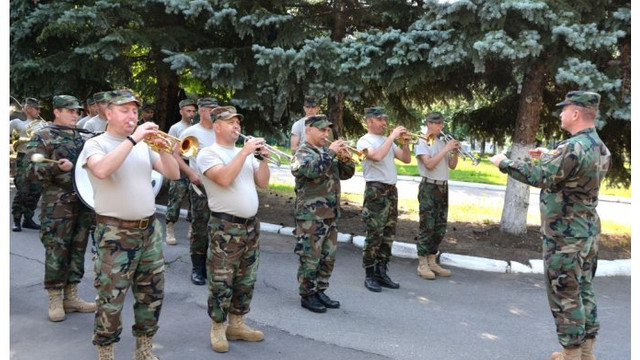 Militarii Armatei Naționale au demarat antrenamentele pentru parada militară
