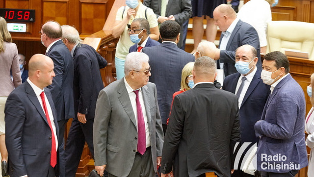 Zinaida Greceanîi, Corneliu Furculiță și Constantin Starîș, la conducerea fracțiunii Comuniștilor și Socialiștilor din Parlament 