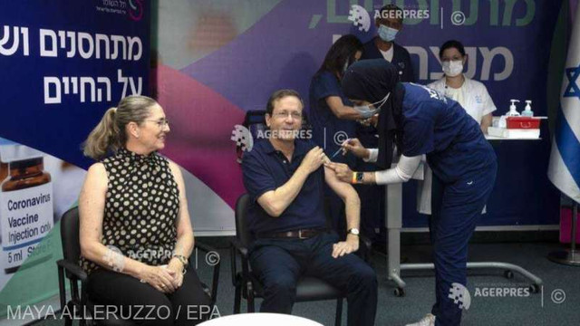 Președintele israelian Isaac Herzog a primit a treia doză de vaccin anti-COVID-19