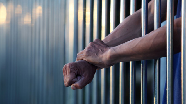 Un bărbat a stat 30 de ani în închisoare pentru o crimă pe care nu a comis-o, deși dovezile care îl exonerau se aflau în dosar