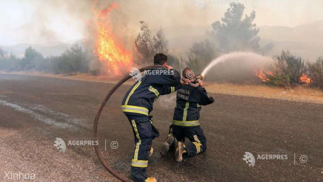 Pompierii turci au reușit să oprească extinderea incendiului care a atins o centrală electrică