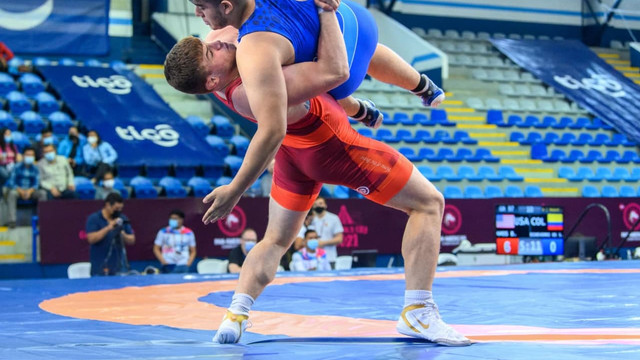 15 luptători moldoveni participă la campionatele mondiale pentru juniori