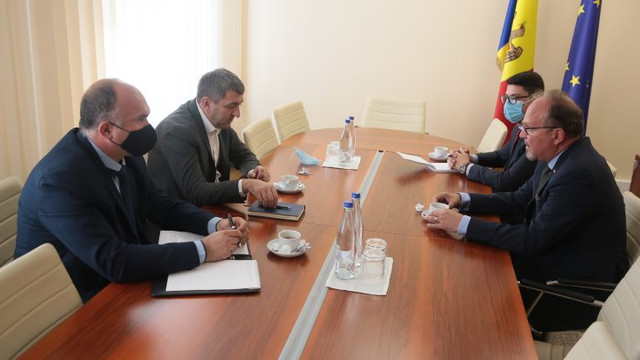 Ambasadorul României, Daniel Ioniță, în vizită la Parlament