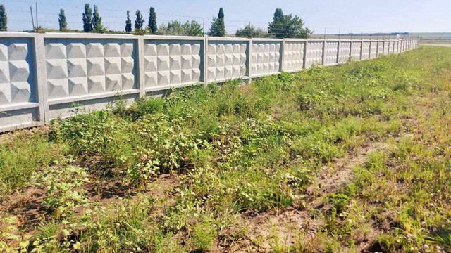 Gardul cu o lungime de circa 3 km ce asigură protecția Centrului de instruire militară al Ministerului Apărării din orașul Ungheni – finalizat integral