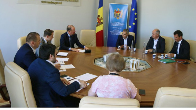Oameni de afaceri din România sunt interesați să investească în sectorul agroindustrial din R. Moldova
