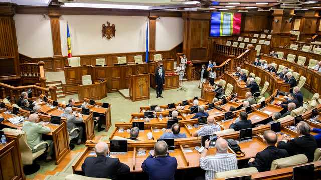 Deputații „Parlamentului 90” au revenit în Sala ședințelor plenare, pentru un eveniment festiv prilejuit de Ziua Independenței