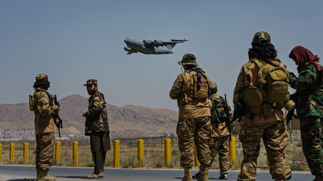 Kabul, ținta unui nou atac: 5 rachete au fost trase spre aeroport, cu mai puțin de 48 de ore înainte de retragerea SUA