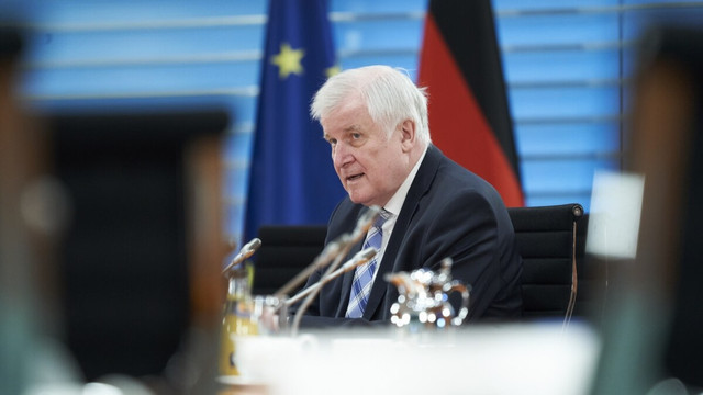 UE | Ministrul german Seehofer respinge ideea cotelor de refugiați afgani din cauza riscului de 'factor de atracție'