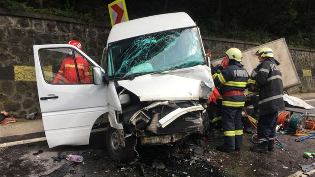 Accident rutier produs în România cu implicarea unui microbuz care se deplasa spre R. Moldova. 13 persoane vătămate  