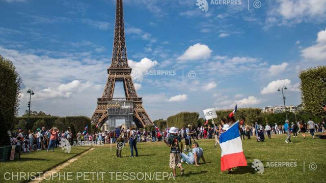 Franța | Aproximativ 140.000 de persoane au manifestat împotriva permisului sanitar