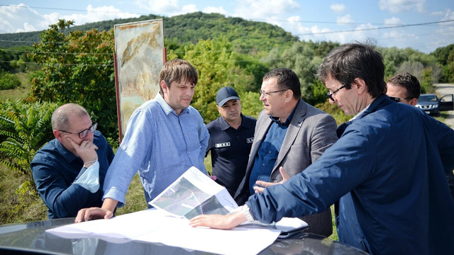 Construcția podului peste râul Nistru, în preajma localității Cosăuți din raionul Soroca - discutată în cadrul unei vizite de lucru în teritoriu

 