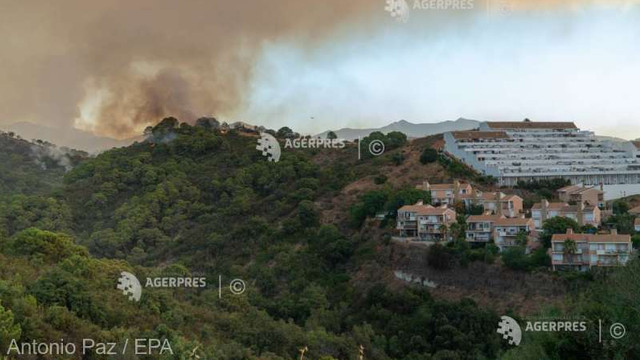 Circa 500 de persoane, evacuate dintr-o stațiune din sudul Spaniei în urma unui incendiu de vegetație