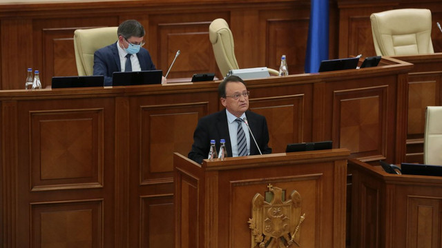 Parlamentul a revocat din funcție conducerea Comisiei Naționale a Pieței Financiare