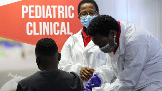 Agenția Medicamentului din Africa de Sud a aprobat administrarea vaccinului Pfizer la copiii peste 12 ani