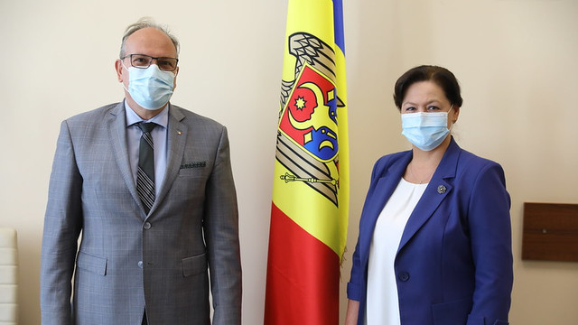 Președintele Comisiei de control al finanțelor publice a avut o întrevedere cu ambasadorul României, Daniel Ioniță