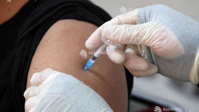 În România începe vaccinarea contra COVID-19 cu doza a treia
