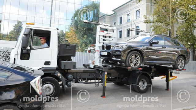 Mai multe autovehicule au fost evacuate din centrul capitalei pentru parcare neregulamentară