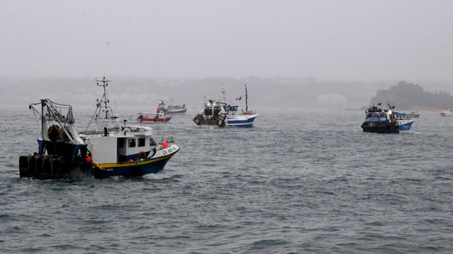 Tensiuni post-Brexit între Franța și Marea Britanie din cauza cotelor de pescuit