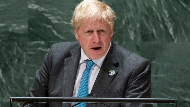Premierul Boris Johnson ia în calcul acordarea de noi vize temporare pentru a soluționa criza șoferilor