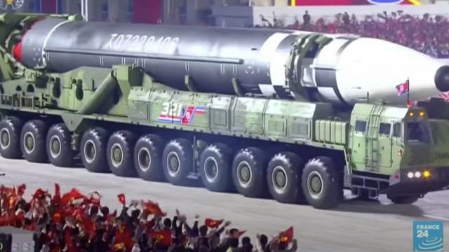 Coreea de Nord prezintă imagini cu rachetele sale cele mai avansate