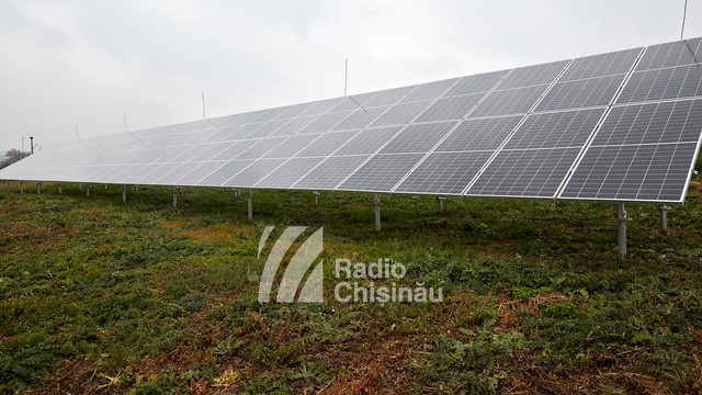 Sistemele fotovoltaice solare vor putea fi amplasate pe terenurile cu destinație agricolă