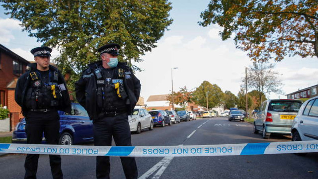 Marea Britanie | Poliția califică drept act terorist înjunghierea mortală a deputatului conservator David Amess